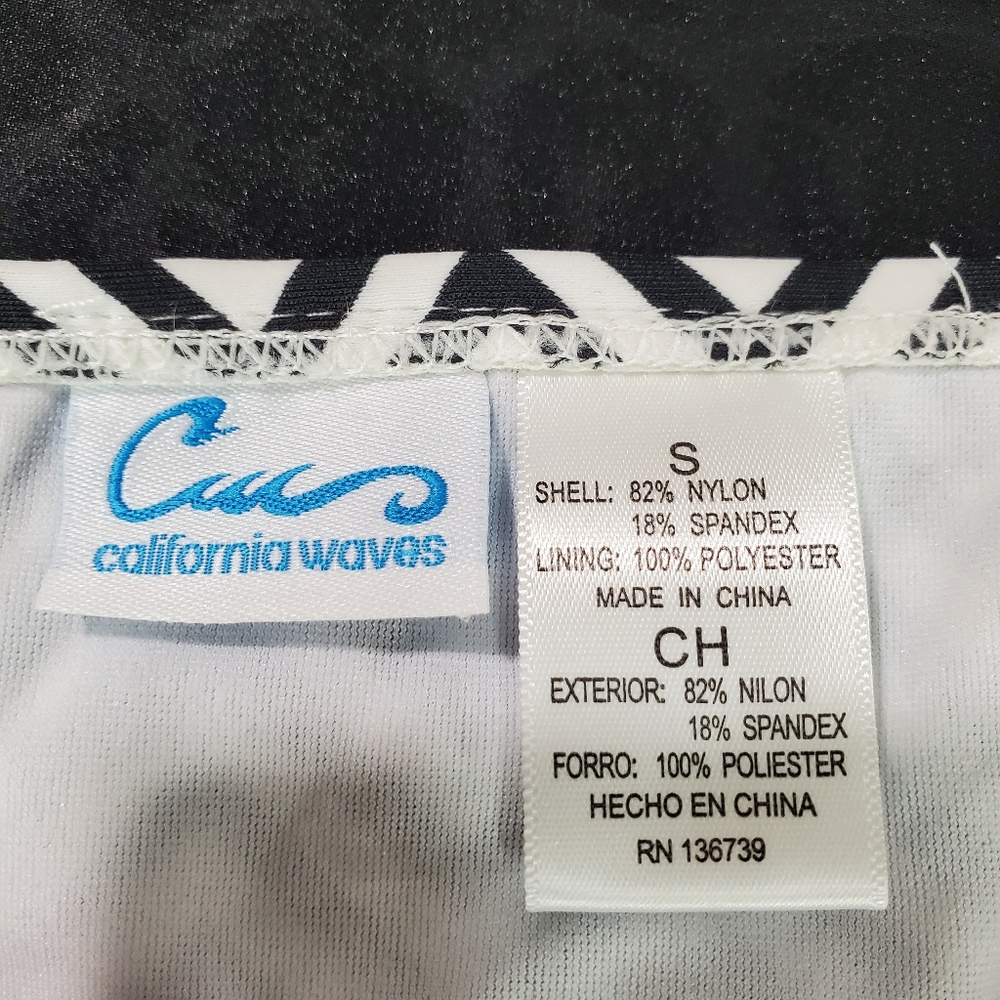 California Waves Chevron Striped Bikini Set Medium Top Small Bottom NWT Blk/Whit - Picture 5 of 7